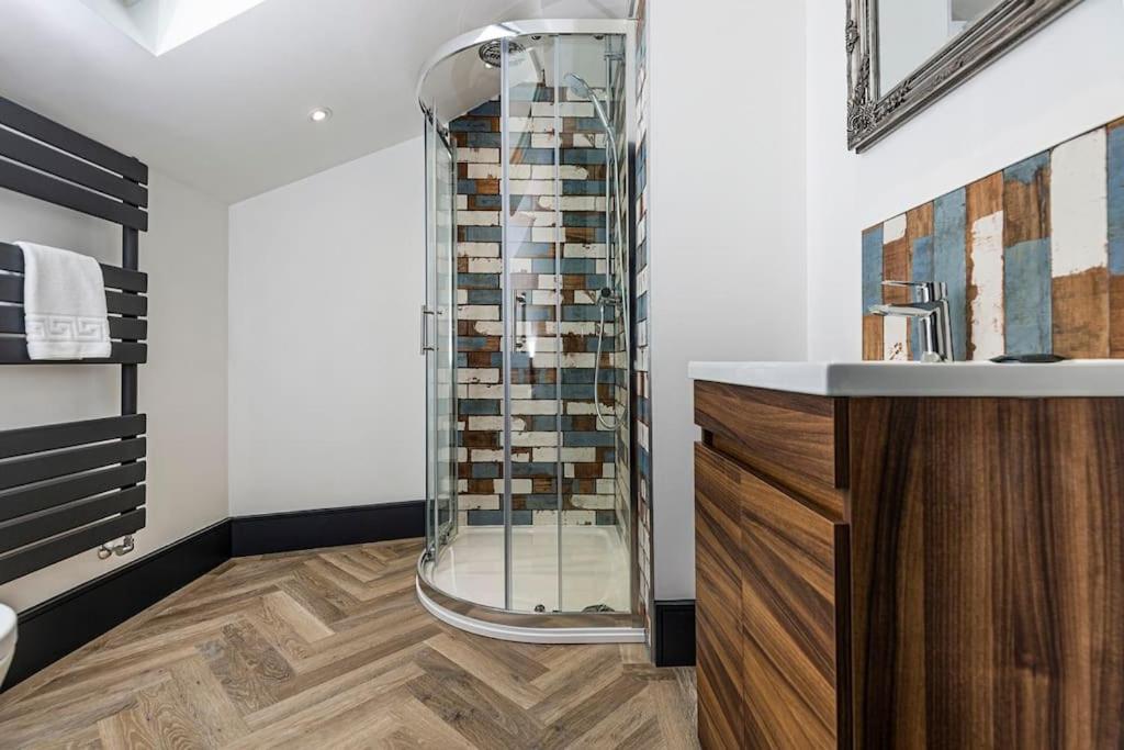 Bootique House - Luxury Group Accommodation In Wakefield Exterior photo